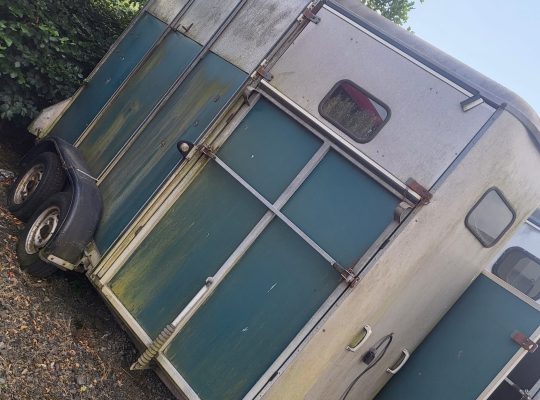 2004 Ifor Williams 510 horse box